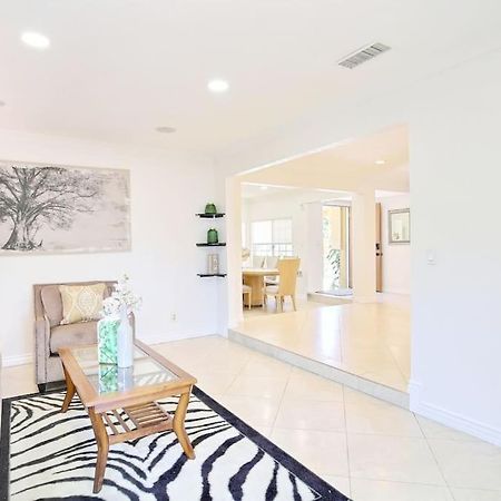5 Rooms Villa Near Disneyland, Golf Course And Trial To Beach 산타아나 외부 사진