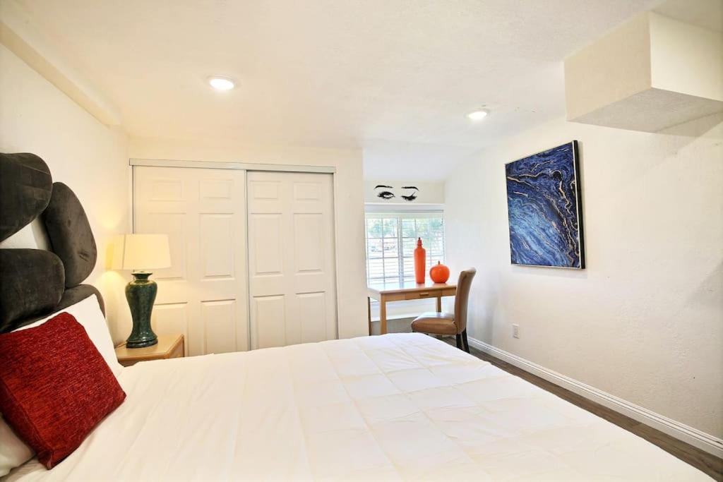 5 Rooms Villa Near Disneyland, Golf Course And Trial To Beach 산타아나 외부 사진