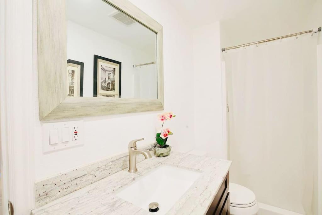 5 Rooms Villa Near Disneyland, Golf Course And Trial To Beach 산타아나 외부 사진